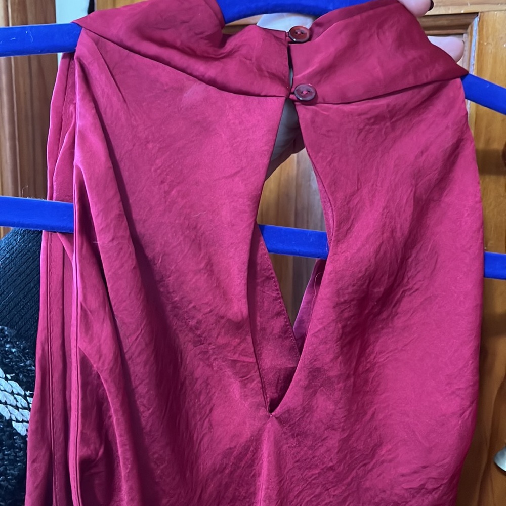 Red top - Picture 2 of 5